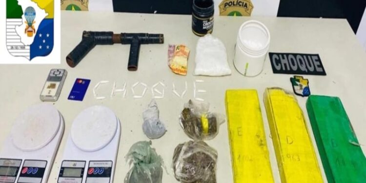 Polícia Militar prende suspeito de tráfico e posse ilegal de arma no Bairro Santa Maria