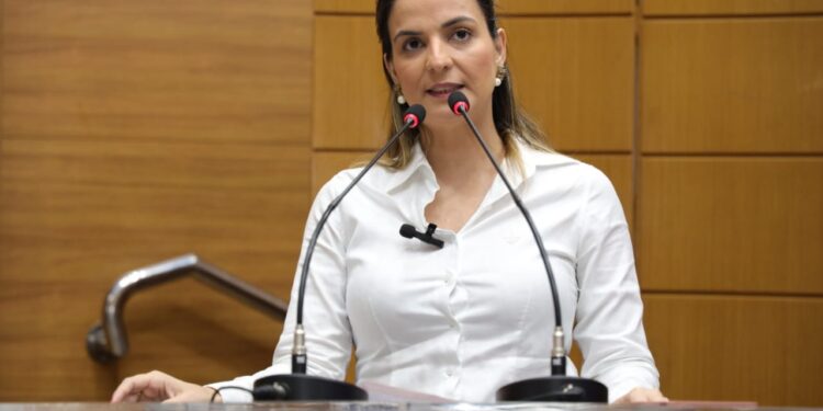 Lidiane Lucena destaca parcerias para realização de cirurgias ortopédicas