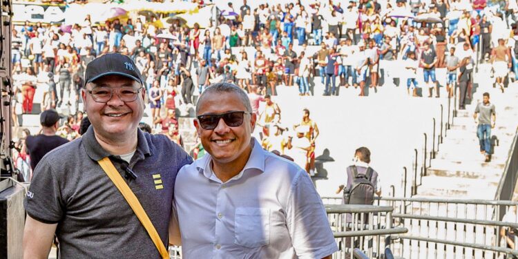 Eduardo Lima parabeniza o Projeto Help, que trabalha no combate à depressão e automutilação infantojuvenil 