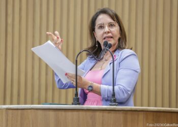 Piso da Enfermagem: Emília repudia forma que PMA trata assuntos das categorias