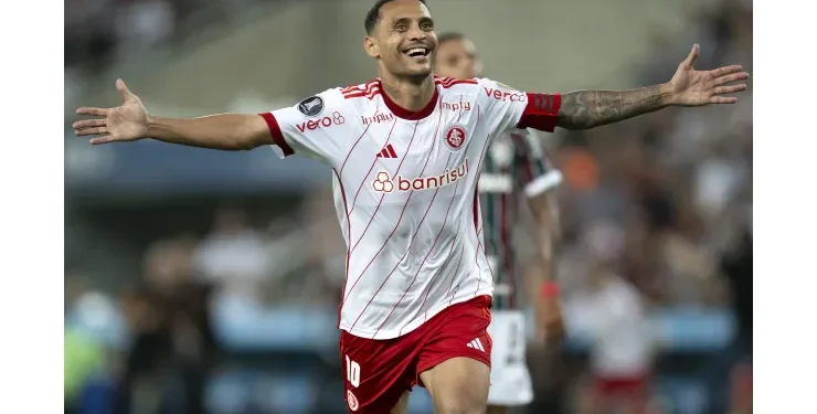 Atuações: Alan Patrick e Enner Valencia marcam em goleada do Internacional contra o Santos