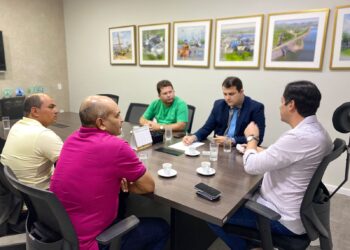 Marcos Oliveira vai à Deso e cobra abastecimento regular de água em Itabaiana, Frei Paulo, Pinhão e Pedra Mole