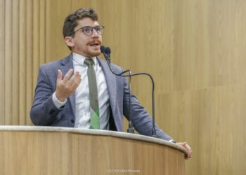 INSS: “É um absurdo gastar tanto numa reforma e manter o prédio fechado”, declara Breno Garibalde.