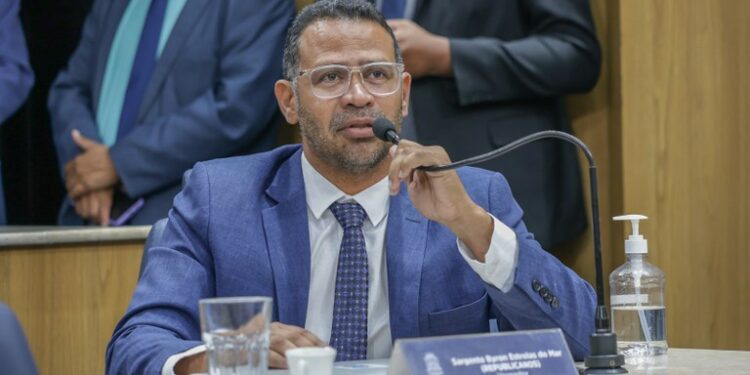 Sargento Byron questiona melhorias no trânsito e na comunicação junto à SMTT