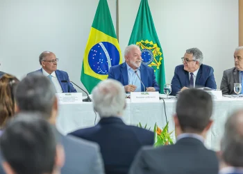 Grupo de empresários entrega propostas para melhorar acesso ao crédito