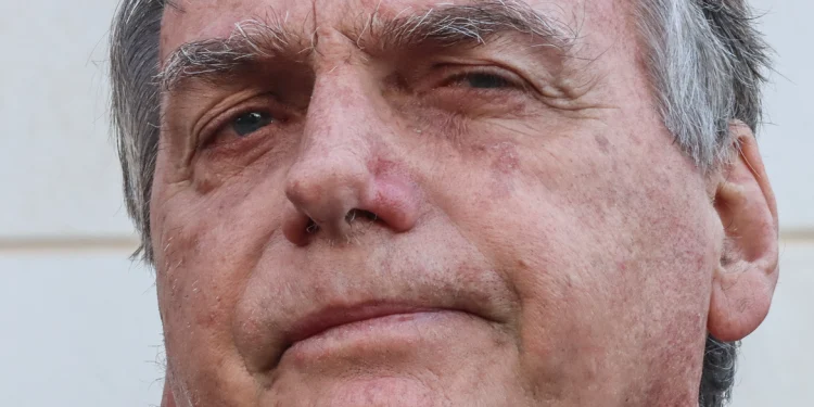 Bolsonaro é condenado a indenizar jornalistas por danos morais