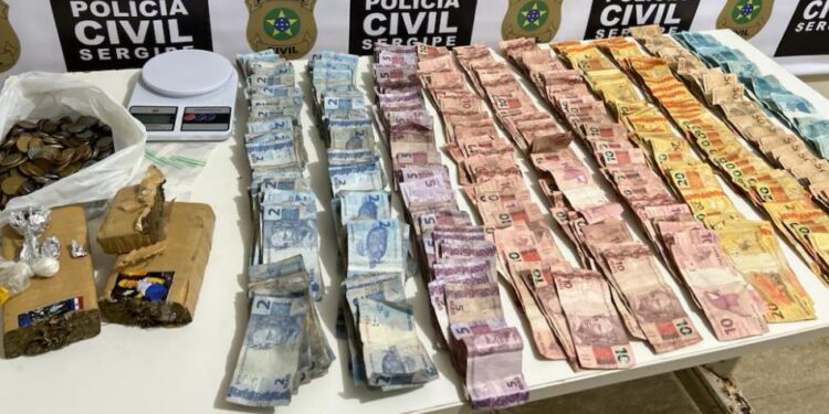 Polícia Civil apreende 1,7 kg de maconha em Itabaianinha