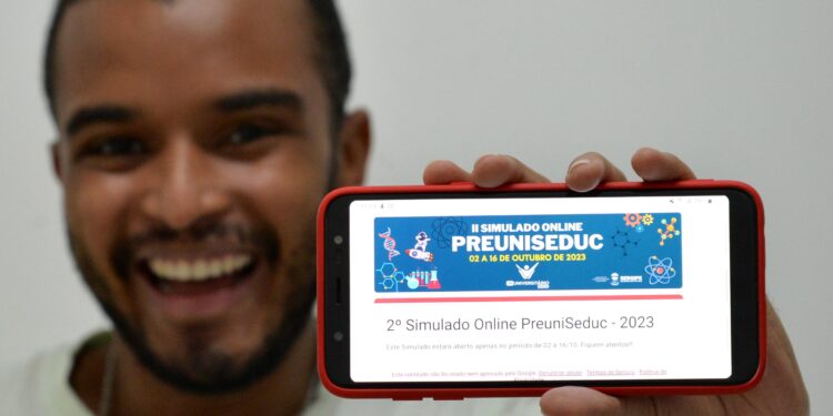 Maratona do Enem continua com simulados on-line