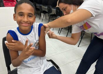 PMA já vacinou mais de 15 mil pessoas na comunidade escolar de Aracaju este ano