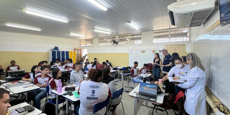 Prefeitura intensifica orientação de prevenção aos estudantes de escolas da capital