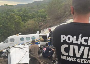 Acidente que matou Marília Mendonça e equipe foi causado por imprudência dos pilotos, diz polícia