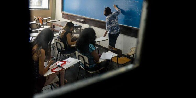 Saúde mental é principal problema para os professores, aponta pesquisa
