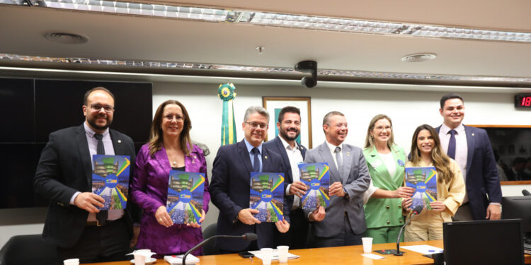 Governador Fábio Mitidieri estreita diálogo com prefeitos e bancada federal em Brasília