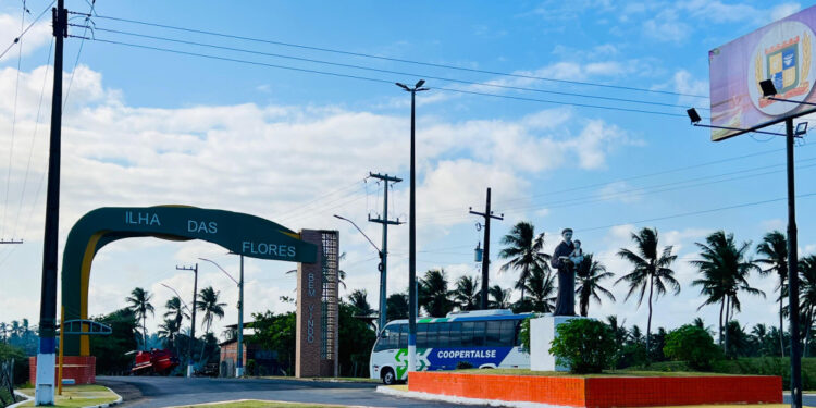 Moradores de Ilha das Flores comemoram obras de infraestrutura anunciadas pelo Governo do Estado