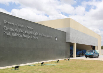 Governo de Sergipe inaugura Centro de Excelência em Educação Profissionalizante Professor Udilson Soares Ribeiro, em Simão Dias