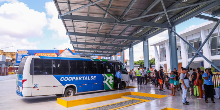 Frota do transporte intermunicipal terá aumento no feriado da padroeira do Brasil