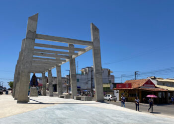Governo constrói praça e reurbaniza canteiro em Nossa Senhora Aparecida
