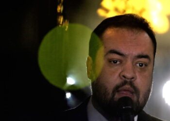 Governador descarta motivação política no assassinato de médicos