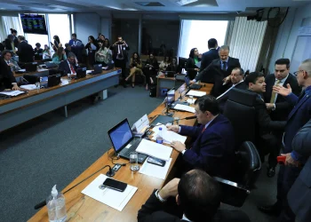 CCJ do Senado aprova reforma tributária