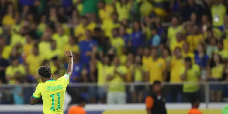 Eliminatórias: Diniz aposta em seleção renovada para voltar a vencer