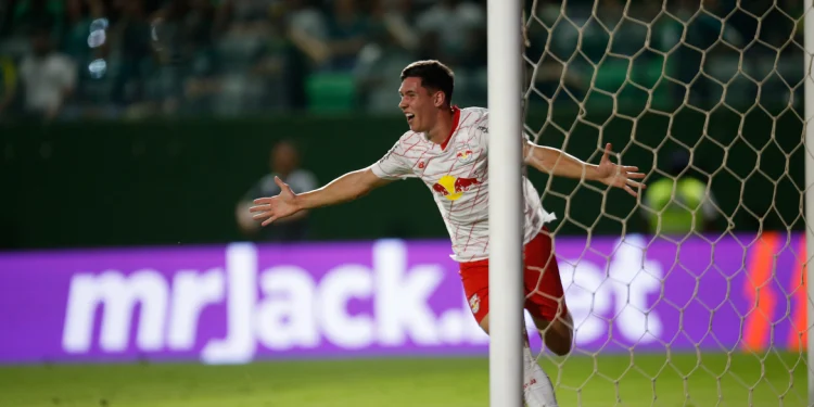 Bragantino supera Goiás e assume a 3ª posição do Brasileiro