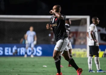 Vasco vence Botafogo por 1 a 0 e deixa Z4 do Brasileiro