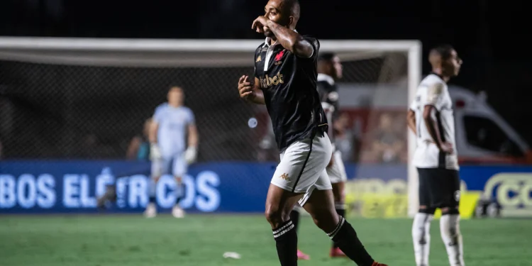 Vasco vence Botafogo por 1 a 0 e deixa Z4 do Brasileiro