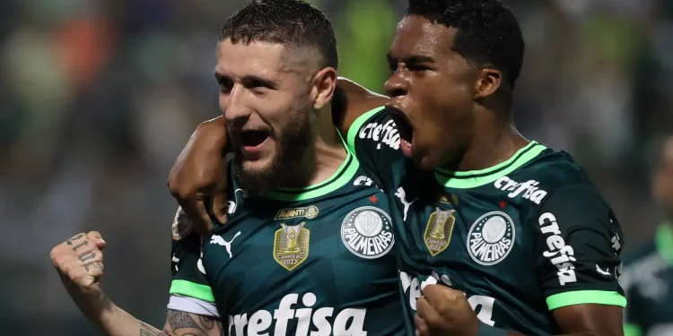 Palmeiras derrota Internacional e assume liderança do Brasileiro