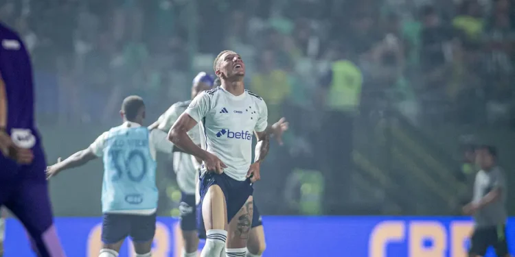 Cruzeiro supera Goiás e ganha fôlego na lua contra o rebaixamento
