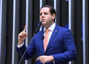 Rodrigo Valadares critica Lula por ignorar morte de preso de 08 de janeiro e condecorar ministros. “Um tapa na cara da sociedade”