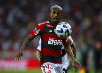 Flamengo pega todos de surpresa e com ‘aval’ de Tite, decide negociar titular no fim da temporada; atleta é alvo de dois gigantes europeus