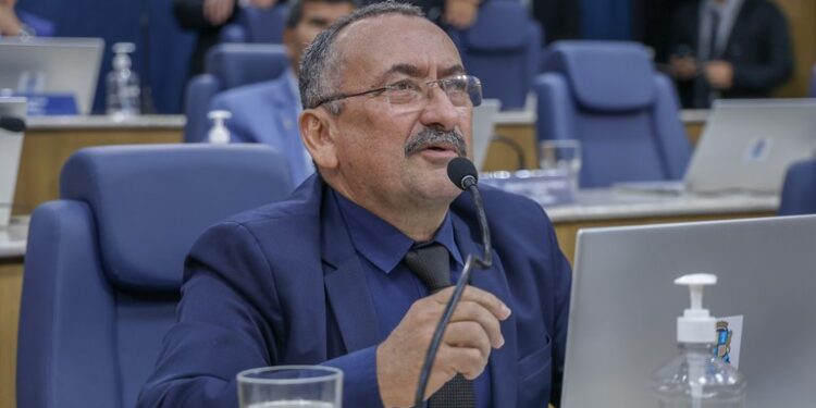 Vereador Cícero do Santa Maria defende organização do transporte público na zona sul 