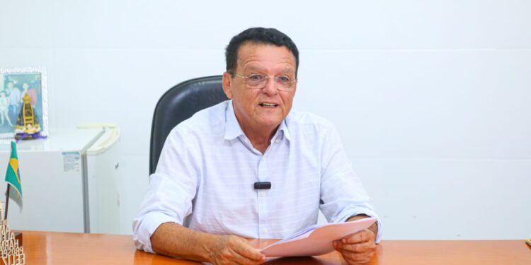 Prefeitura da Barra dos Coqueiros sanciona lei de reajuste salarial para Profissionais da Educação