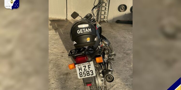 PM apreende veículo com sinais de adulterações no Centro de Aracaju