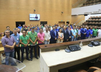 Por iniciativa da deputada Carminha Paiva transporte alternativo na Grande Aracaju é tema debatido em sessão especial na Alese 