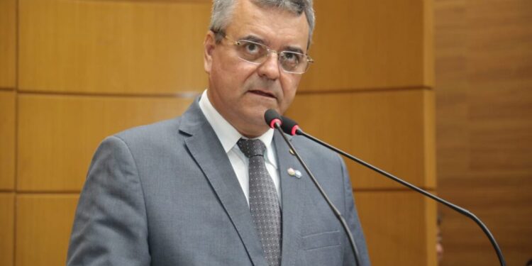 “Fabiano Oliveira está no banho-maria para a Prefeitura de Aracaju em 2024”, diz Luciano Pimentel