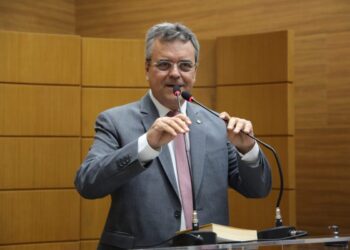 Luciano Pimentel destaca consulta pública sobre protocolo clínico para uso de canabidiol no tratamento das síndromes epilépticas