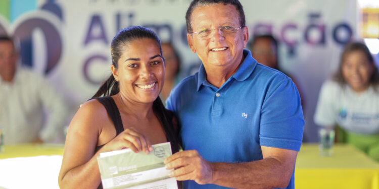 Prefeito Alberto Macedo fortalece programa que promove dignidade alimentar