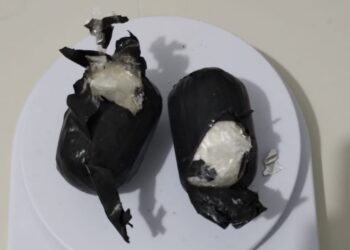 Mulher é flagrada tentando entrar com drogas no Presídio de Tobias Barreto