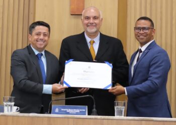 Diretor-presidente da Energisa recebe título de Cidadão Aracajuano