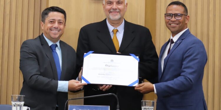 Diretor-presidente da Energisa recebe título de Cidadão Aracajuano
