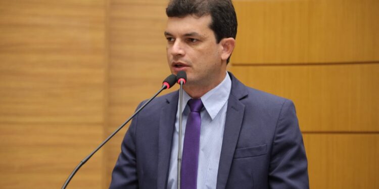 Enem: Deputado Paulo Júnior defende gratuidade no transporte intermunicipal