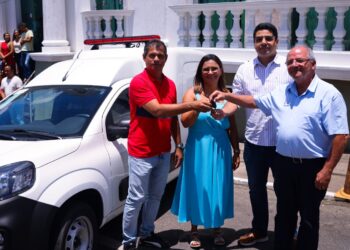 Jeferson Andrade beneficia Maruim com nova ambulância