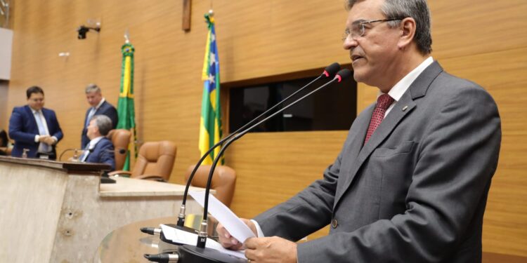 Deputado repudia possibilidade de atraso do ‘Sergipe Águas Profundas’