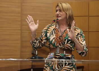 Mobilização: Linda Brasil exige respeito imediato ao piso da enfermagem