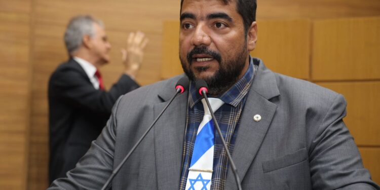 Deputados repercutem aumento das taxas para emissão da CNH