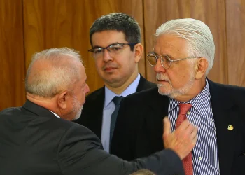 Lula e líderes alinham votação da reforma tributária no Senado