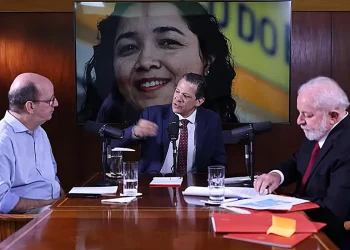 Lula pede que pessoas renegociem dívidas pelo programa Desenrola