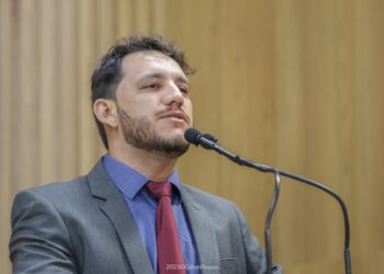 Quitar dívidas e estimular a economia popular: Vereador Camilo sugere programa ‘Desenrola’ em Aracaju para dívidas de IPTU e ISS