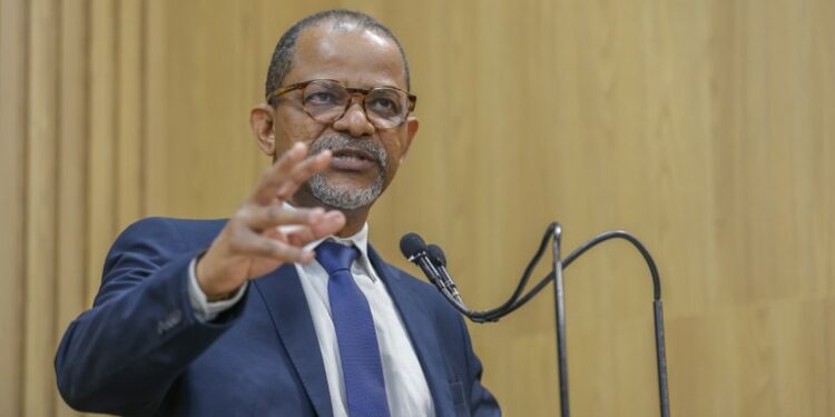 No mês da Consciência Negra, Professor Bittencourt destaca lei que reserva cotas raciais de 10% em concursos públicos como grande avanço na luta por inclusão